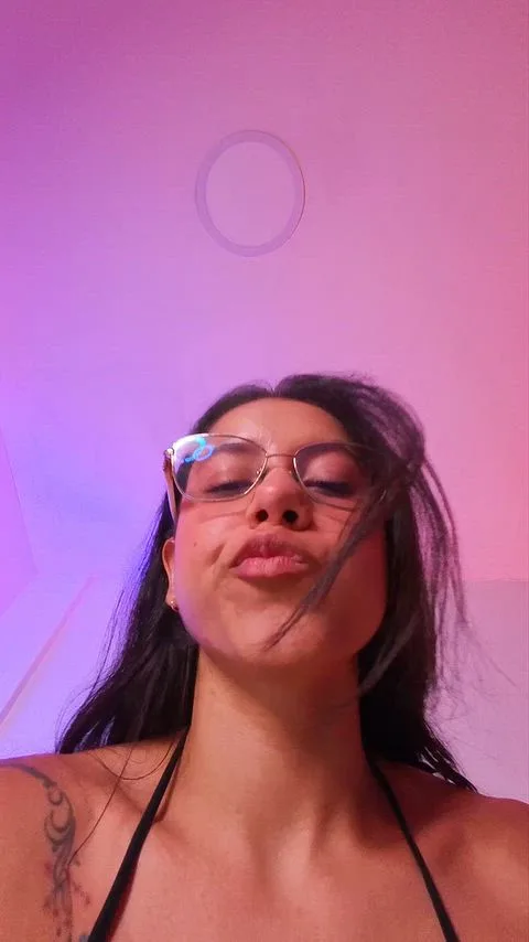 Anny413 Ass and Glasses — amateur