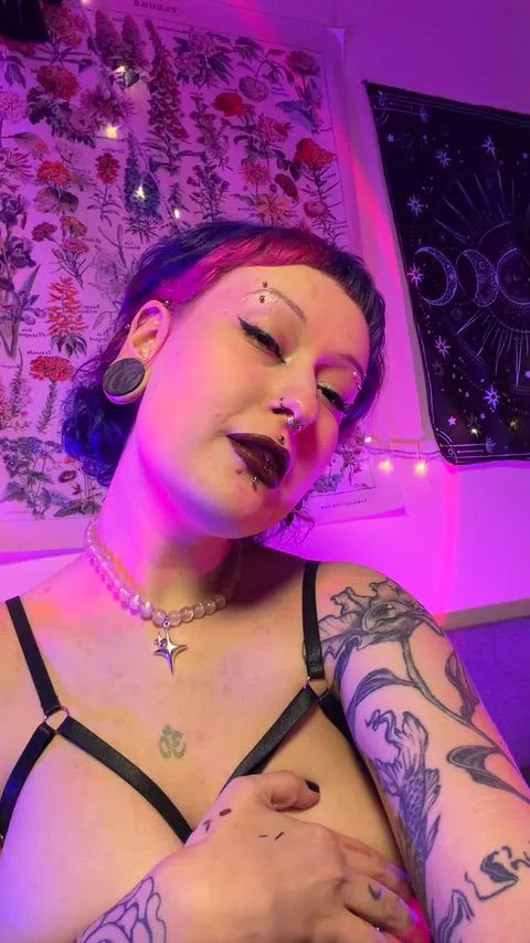 Alt Alternative Goth Girls — goth