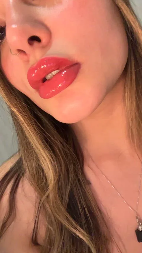 Cheating Cleavage video by Julitaylor7 — cleavage