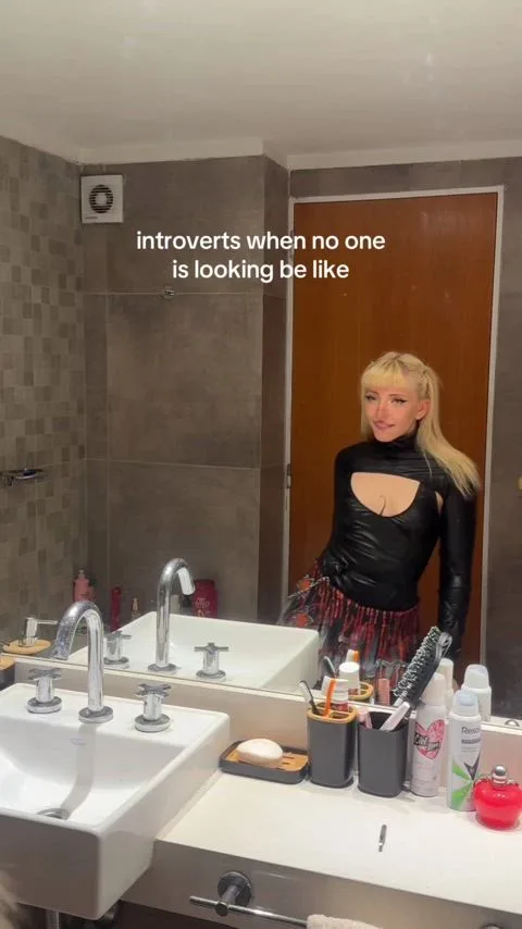 1agathabloom — Babe, Blonde & Latina — amateur