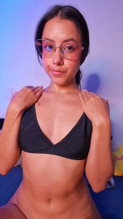 Anny413 — Fit Chicks, Glasses & Homemade — amateur