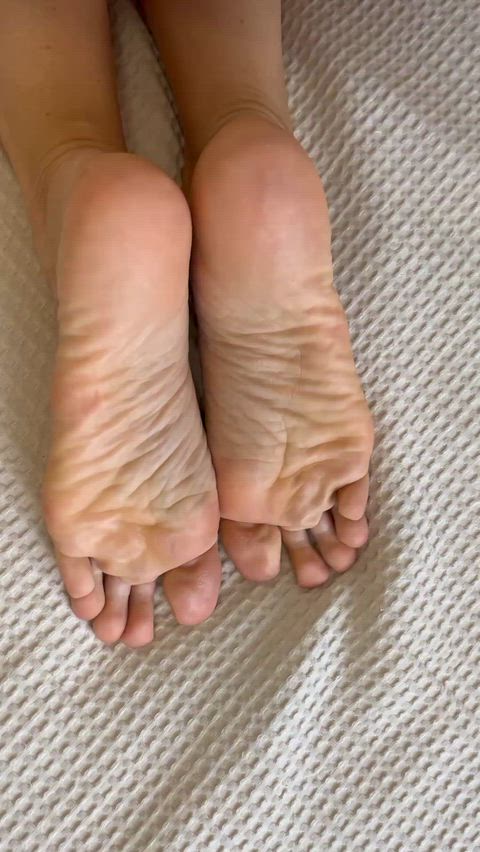Joi BareFootMilf and Feet — foot fetish