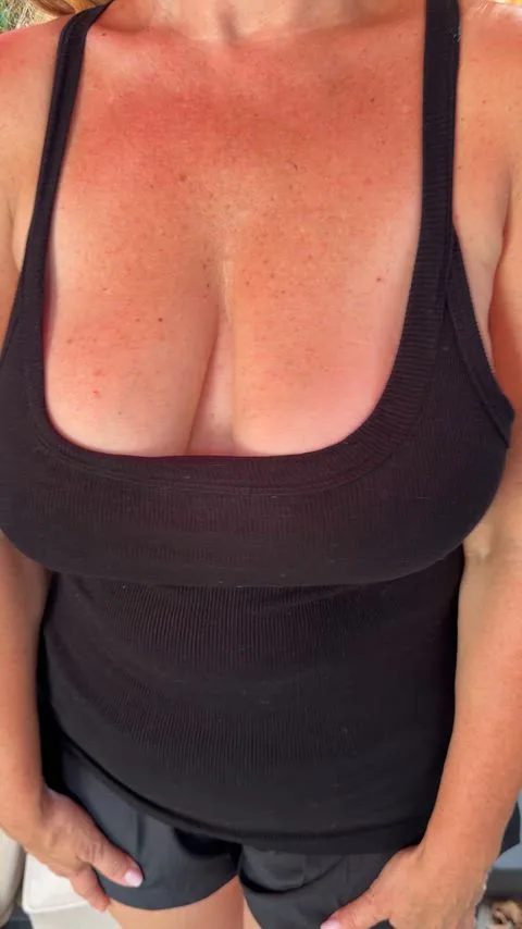 Twintitties: Big Tits Boobs Homemade — amateur