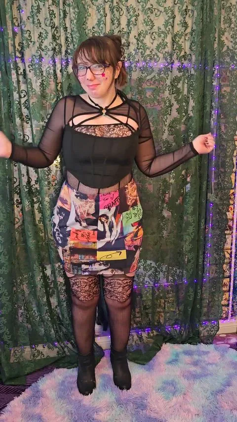 Girls With Glasses: Boobs Bouncing Tits Busty — amateur