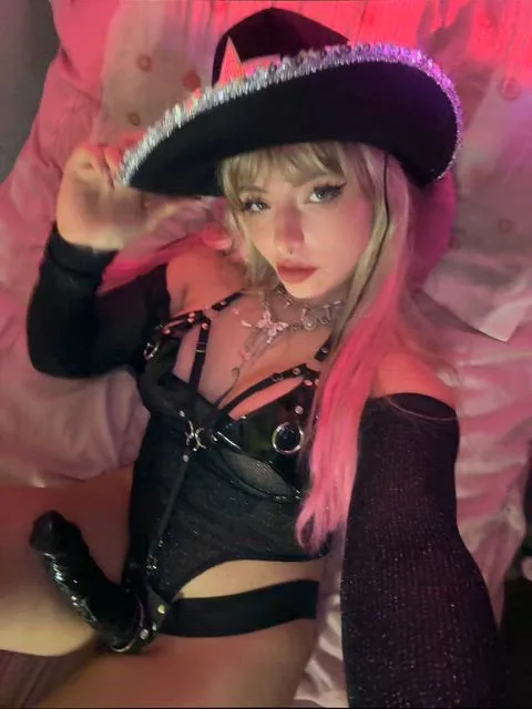 1agathabloom: Babe Big Tits Blonde — amateur