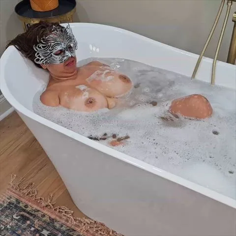 Asian Bathtub video by Hotjade — amateur